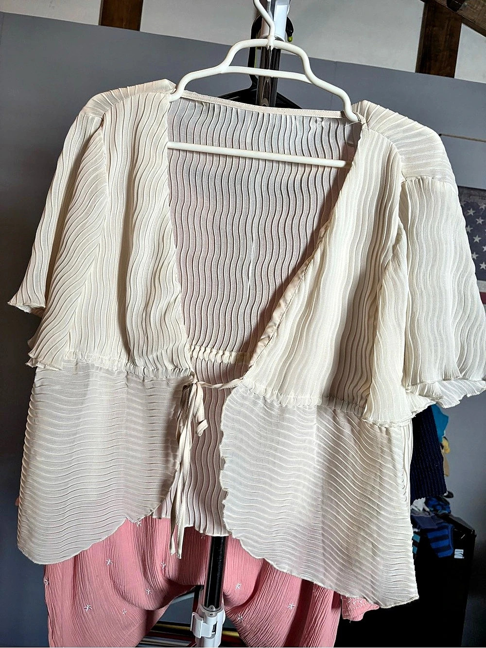 SHEIN Textured Short Sleeve Blouse in White Size large